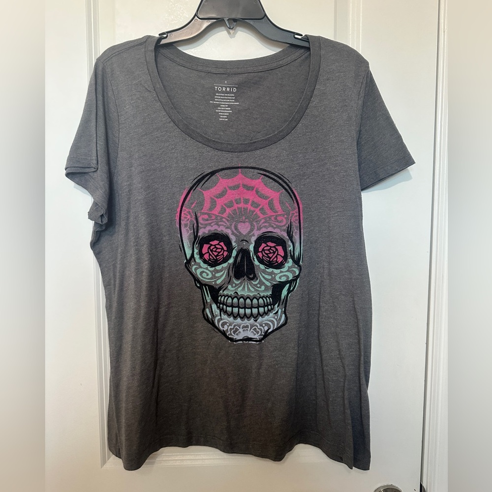Torrid Graphic T-Shirt Size 1X / 1